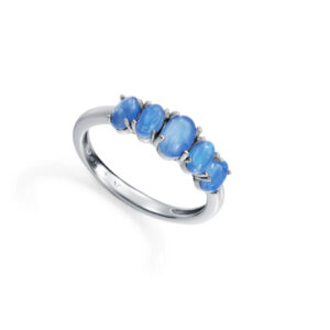 Anillo de Plata con Baño de Rodio y Piedras Naturales Cianita Azul.